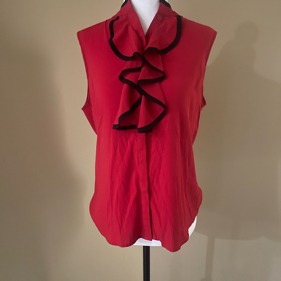 Tops - 💕CLEARANCE💕 Red ruffle blouse